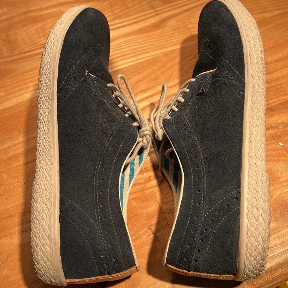 J Shoes Distressed Casual Wingtip Oxfords C5010, navy blue suede